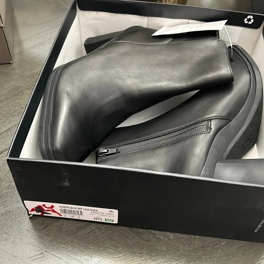 Naturalizer Avery Waterproof Bootie (WIDE) - Picture 2 of 12